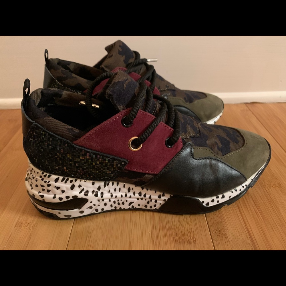 Steve Madden sneakers